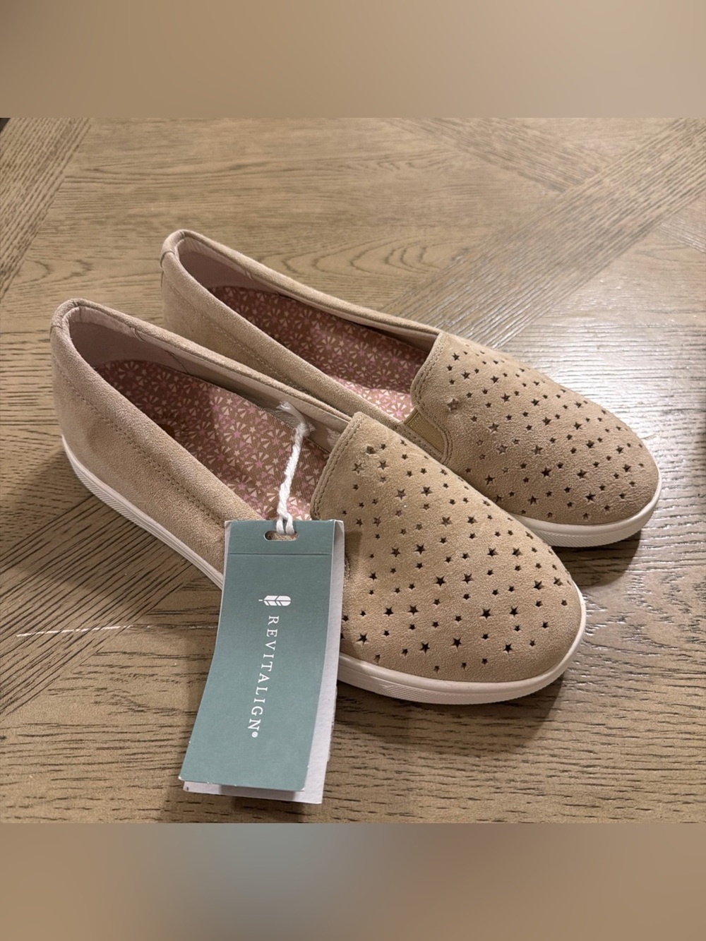 Revitalign Waco Shoe Women Carolina Stars Sesame Color 8B